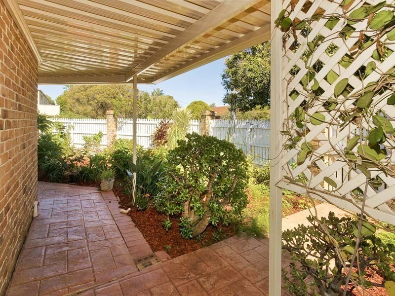 1/10  OSBOURNE STREET, Scarborough QLD 4020