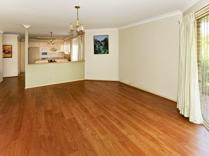 1/10  OSBOURNE STREET, Scarborough QLD 4020