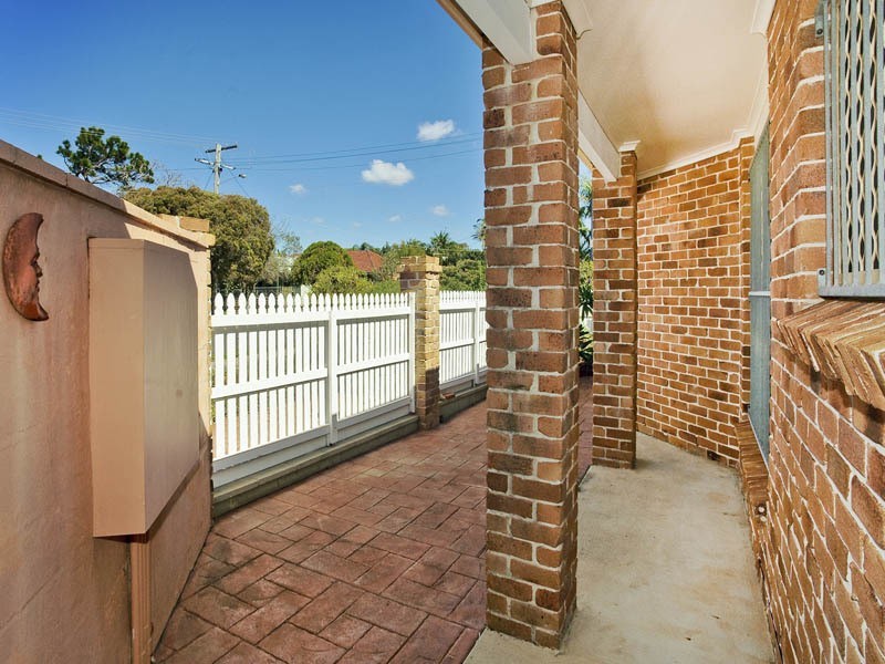 1/10  OSBOURNE STREET, Scarborough QLD 4020