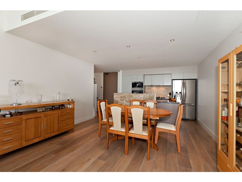 1206/99 MARINE PDE, Redcliffe QLD 4020