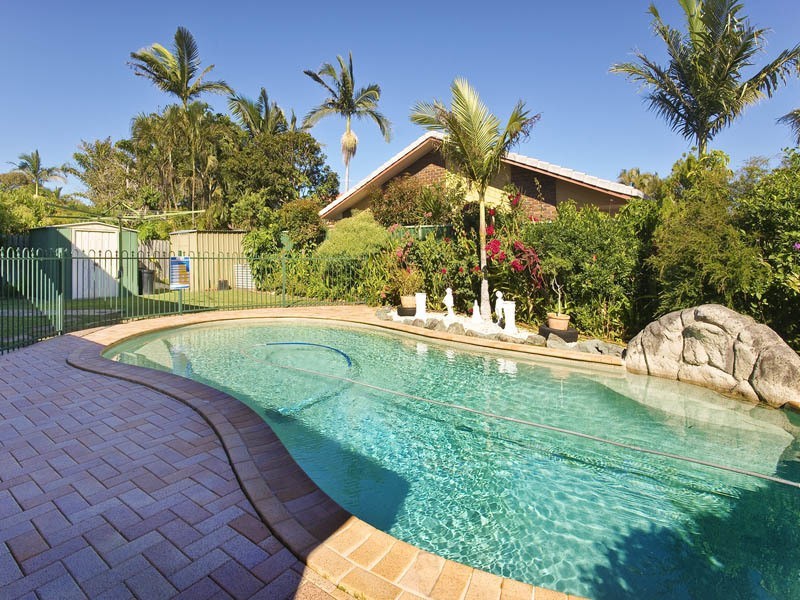 6 VALIANT COURT, Newport QLD 4020