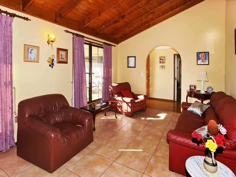 6 VALIANT COURT, Newport QLD 4020