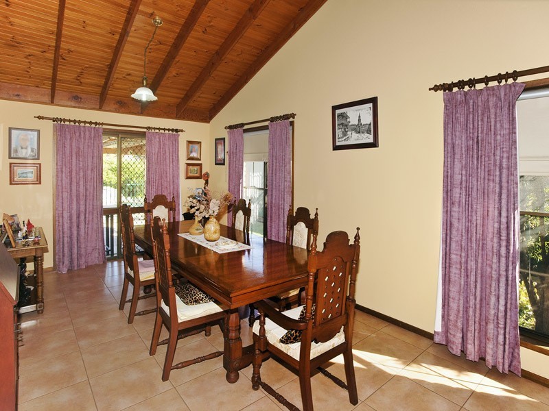 6 VALIANT COURT, Newport QLD 4020