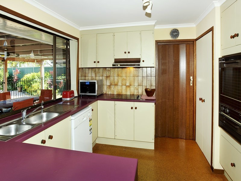 6 VALIANT COURT, Newport QLD 4020