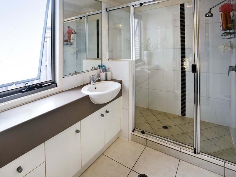 18 CAPER WHITE CT, Kallangur QLD 4503