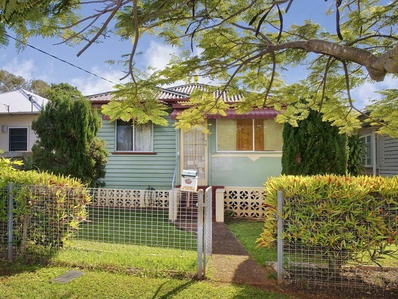 11 MARYBOROUGH TERRACE, Scarborough QLD 4020