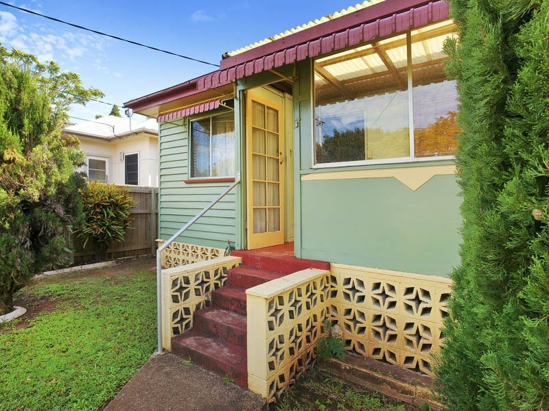 11 MARYBOROUGH TERRACE, Scarborough QLD 4020