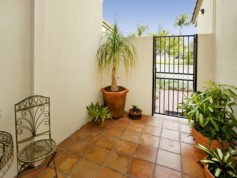 20/156 GRIFFITH RD, Newport QLD 4020