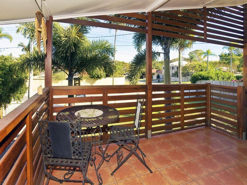 10 PALMTREE AVE, Scarborough QLD 4020