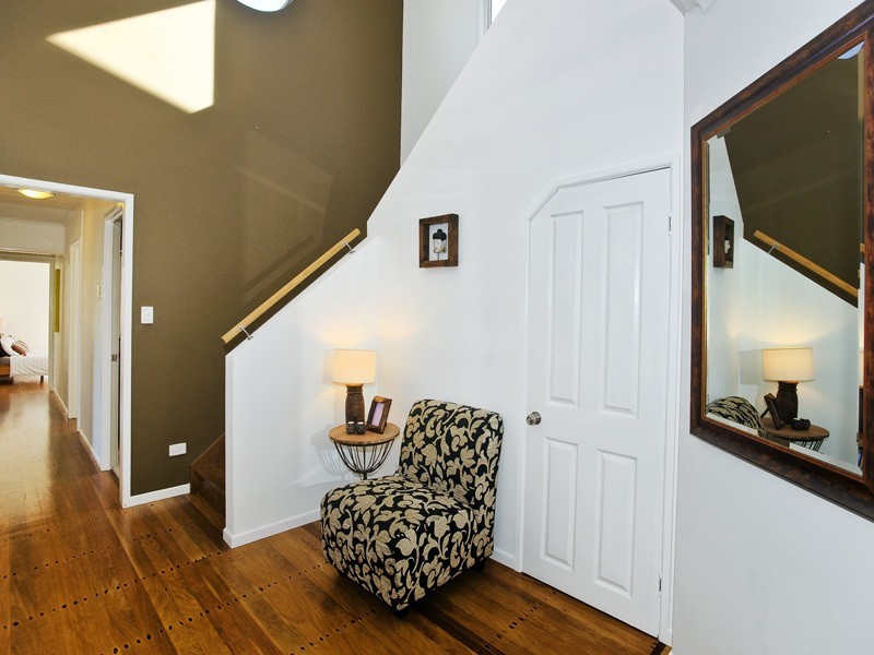 10 PALMTREE AVE, Scarborough QLD 4020