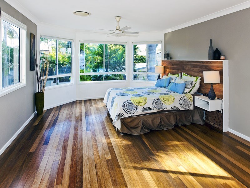 10 PALMTREE AVE, Scarborough QLD 4020