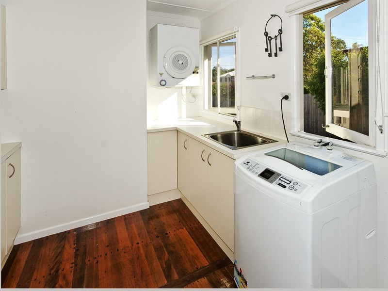 10 PALMTREE AVE, Scarborough QLD 4020