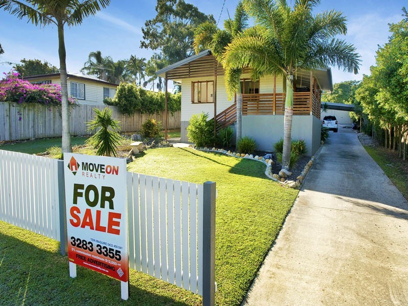 10 PALMTREE AVE, Scarborough QLD 4020