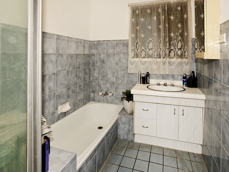 109 KLINGNER RD, Redcliffe QLD 4020