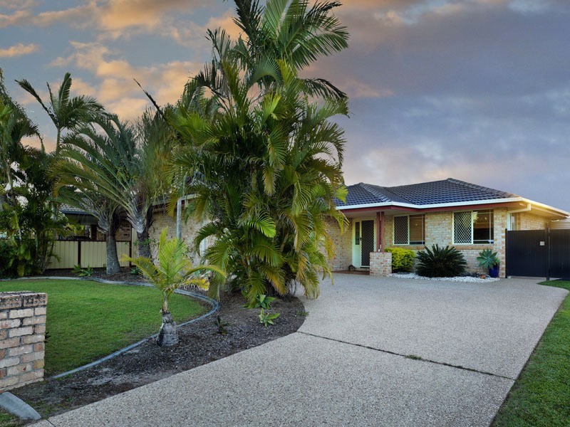 9 LINTHAVEN DR, Rothwell QLD 4022