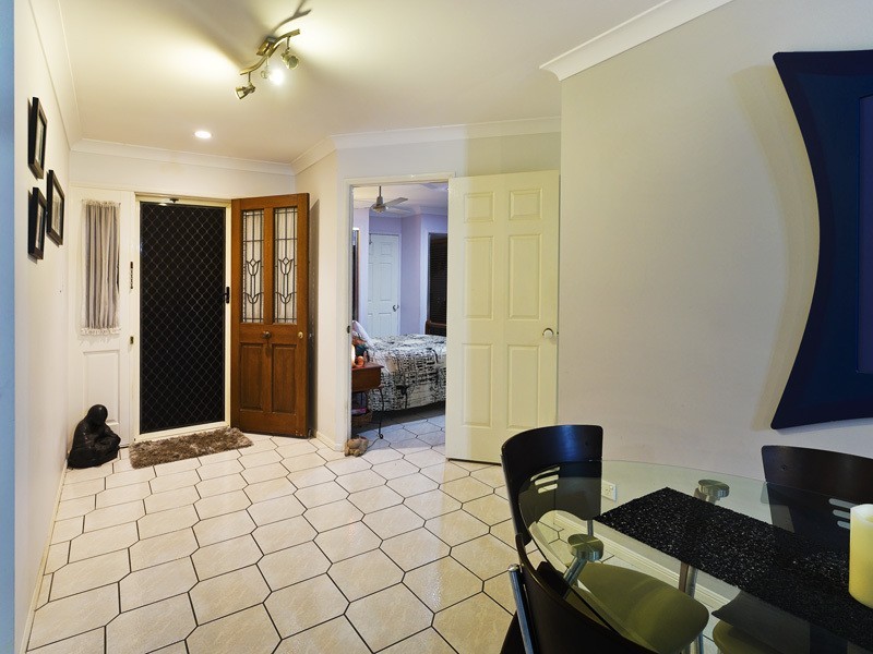 9 LINTHAVEN DR, Rothwell QLD 4022