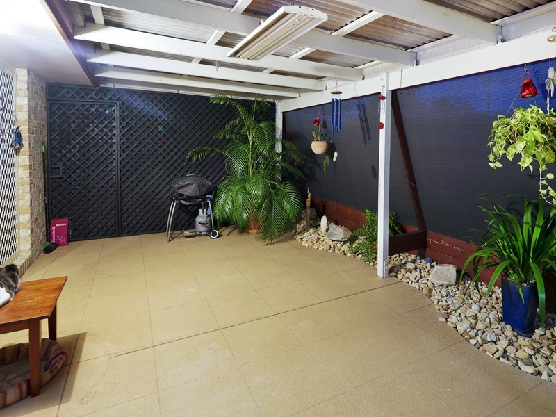 9 LINTHAVEN DR, Rothwell QLD 4022