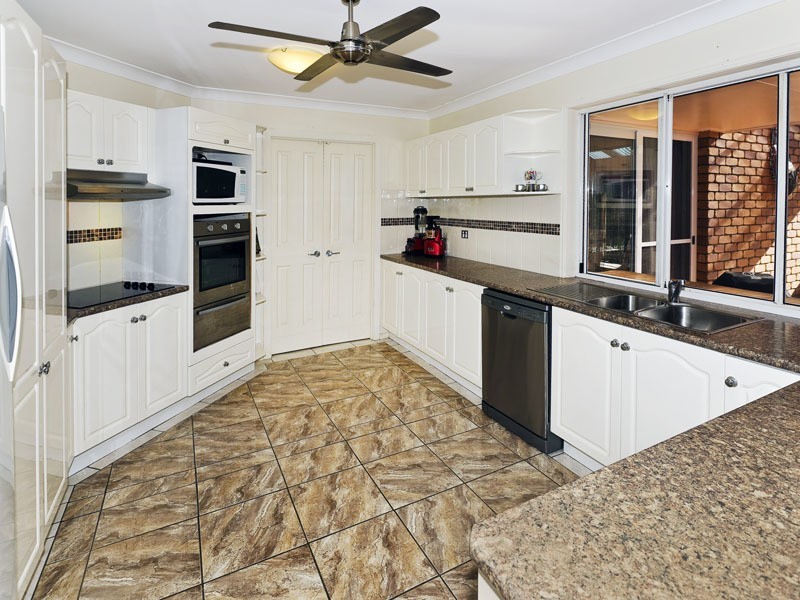 153 ASHMOLE RD, Newport QLD 4020