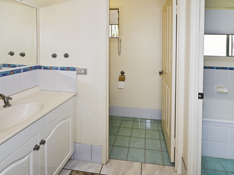 153 ASHMOLE RD, Newport QLD 4020