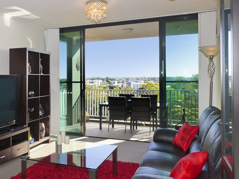 606/25-33 DIX ST, Redcliffe QLD 4020