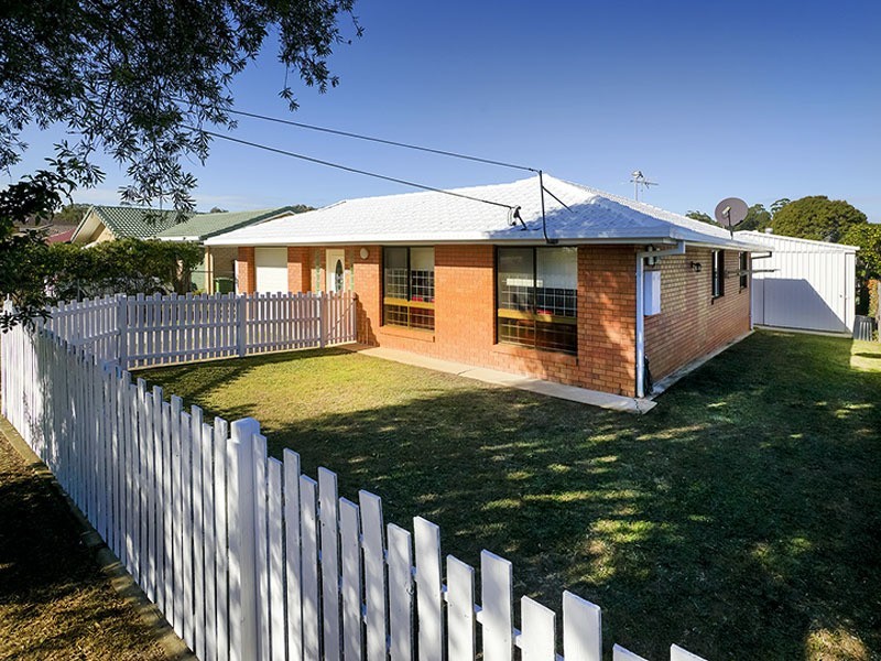 22 TAINTON ST, Clontarf QLD 4019