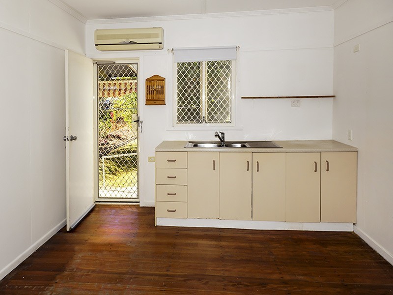 104 DOVER ROAD, Redcliffe QLD 4020