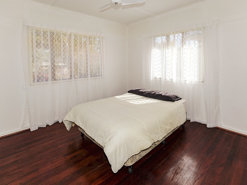 104 DOVER ROAD, Redcliffe QLD 4020