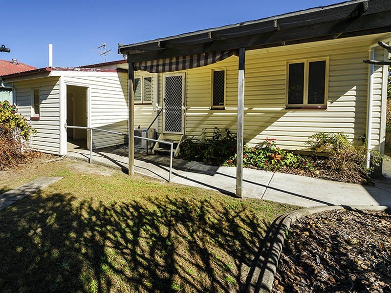 104 DOVER ROAD, Redcliffe QLD 4020