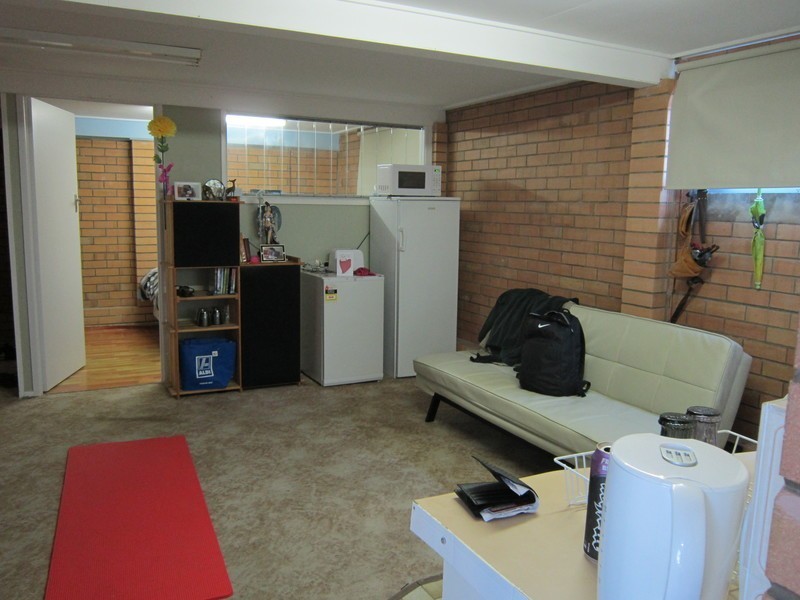 31 LIVERMORE STREET, Redcliffe QLD 4020