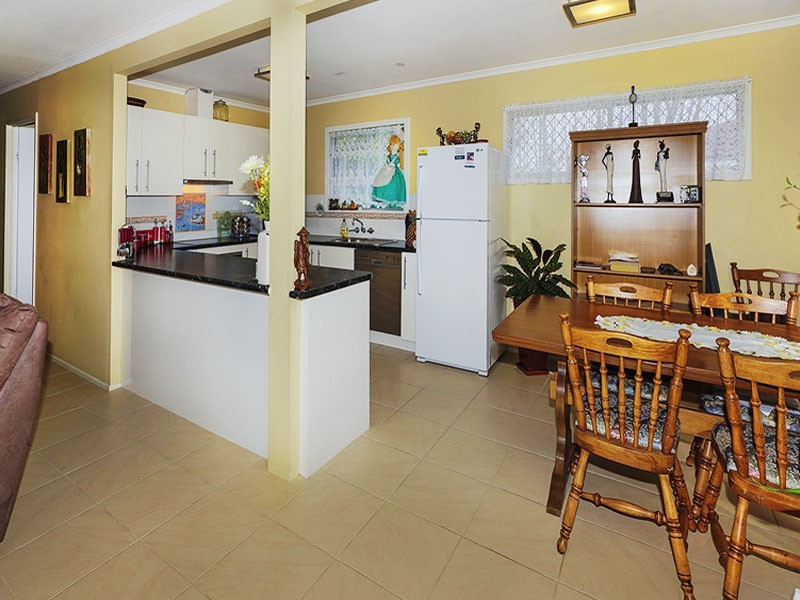 111 KLINGNER RD, Redcliffe QLD 4020