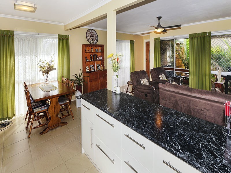 111 KLINGNER RD, Redcliffe QLD 4020