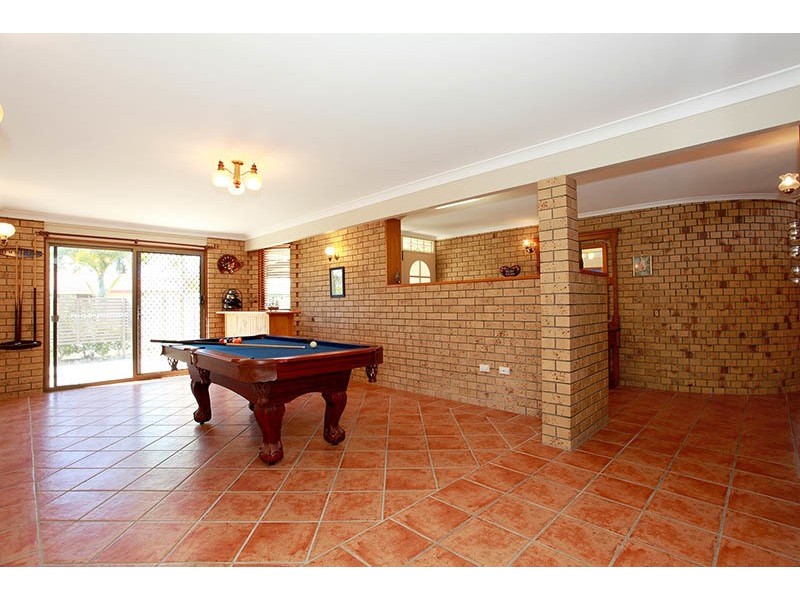 6 COLUMBIA COURT, Newport QLD 4020