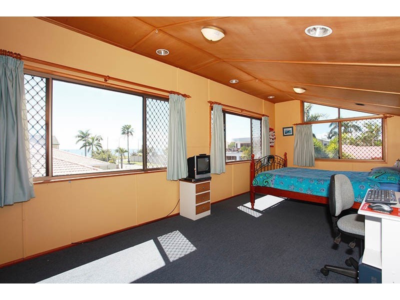 6 COLUMBIA COURT, Newport QLD 4020