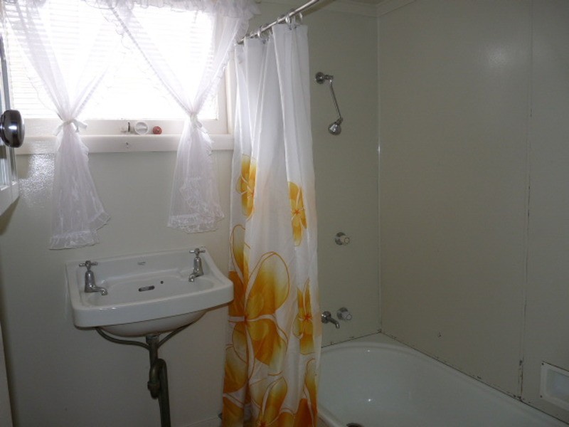 598  OXLEY AVE, Scarborough QLD 4020