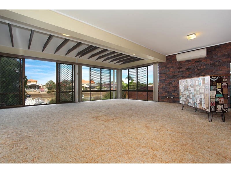24 SOUTHERN CROSS DRIVE, Newport QLD 4020