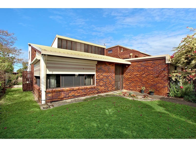 24 SOUTHERN CROSS DRIVE, Newport QLD 4020