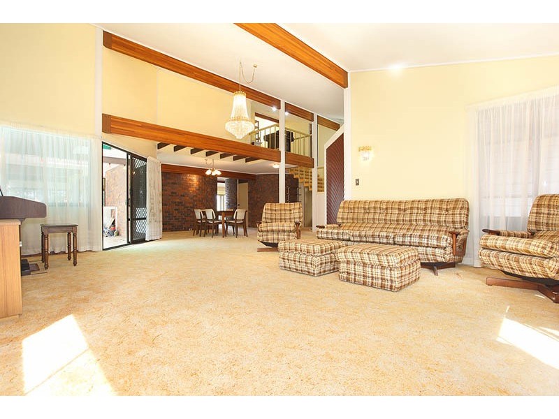 24 SOUTHERN CROSS DRIVE, Newport QLD 4020