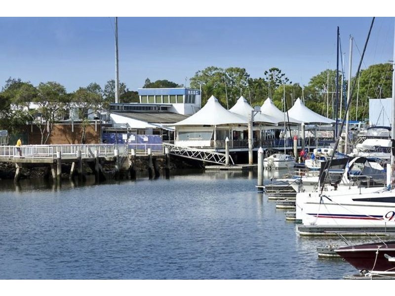 1a FOURTH AVE, Scarborough QLD 4020