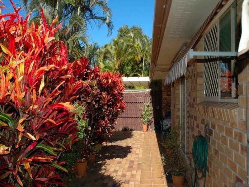 2/4 JOSEPHINE STREET, Scarborough QLD 4020