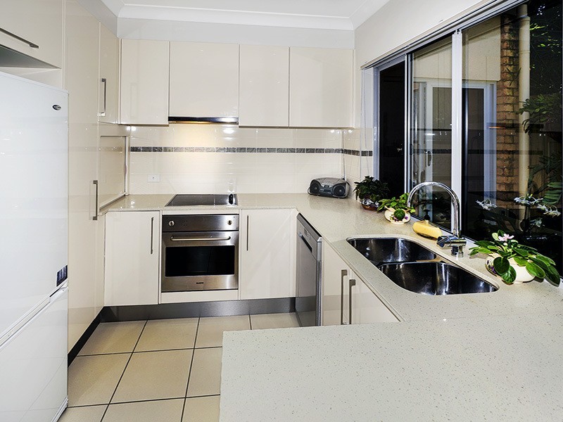 4/32 BUNTON ST, Scarborough QLD 4020