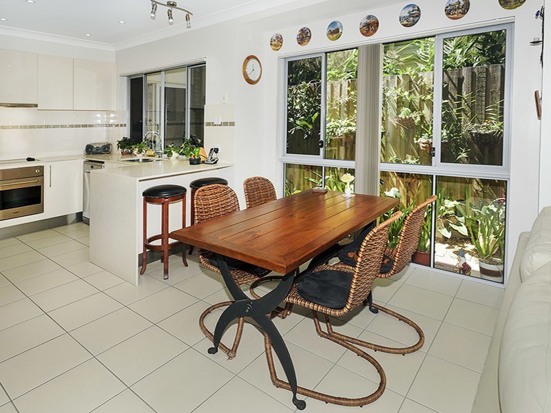 4/32 BUNTON ST, Scarborough QLD 4020