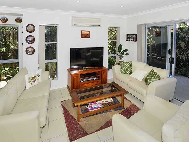 4/32 BUNTON ST, Scarborough QLD 4020
