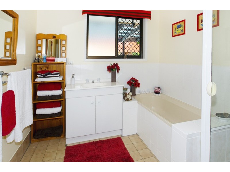 2 CLARET COURT, Kippa-ring QLD 4021