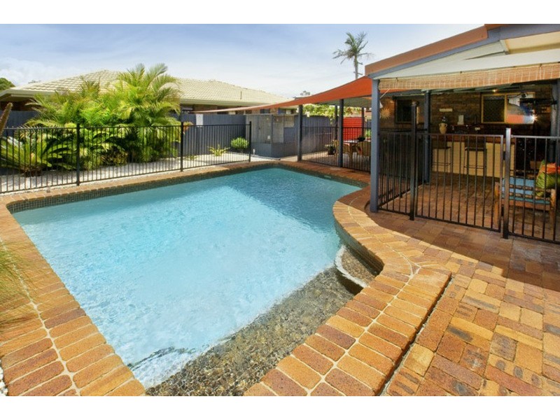 2 CLARET COURT, Kippa-ring QLD 4021
