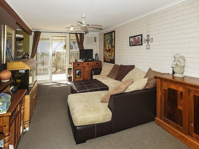 2/4 GRIFFITH RD, Scarborough QLD 4020