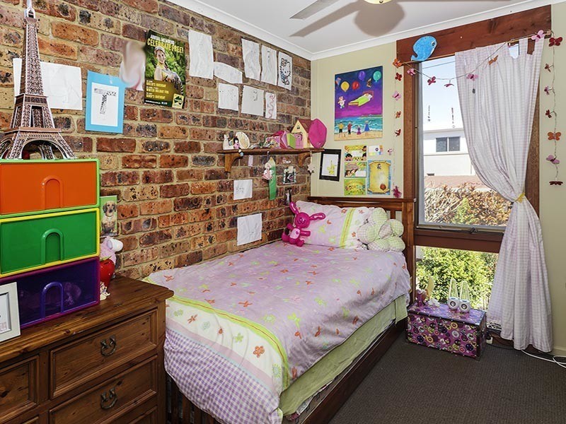 2/4 GRIFFITH RD, Scarborough QLD 4020