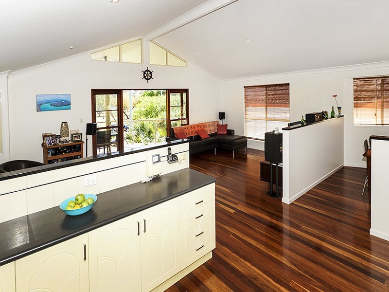 25 THURECHT PDE, Scarborough QLD 4020