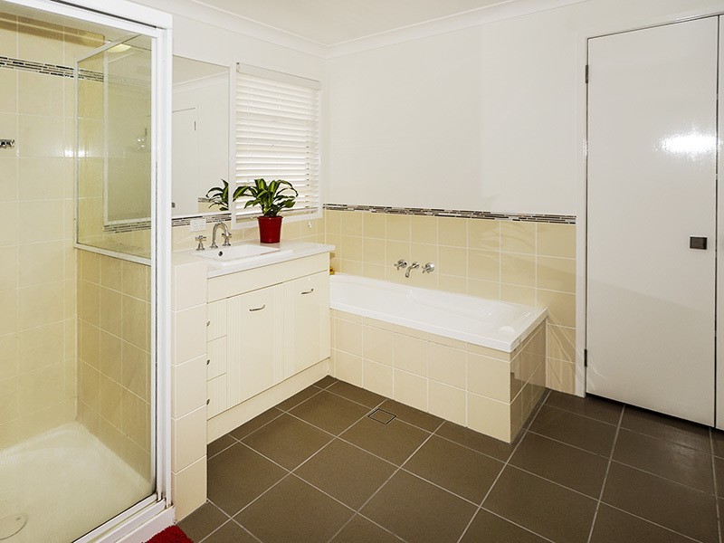 25 THURECHT PDE, Scarborough QLD 4020