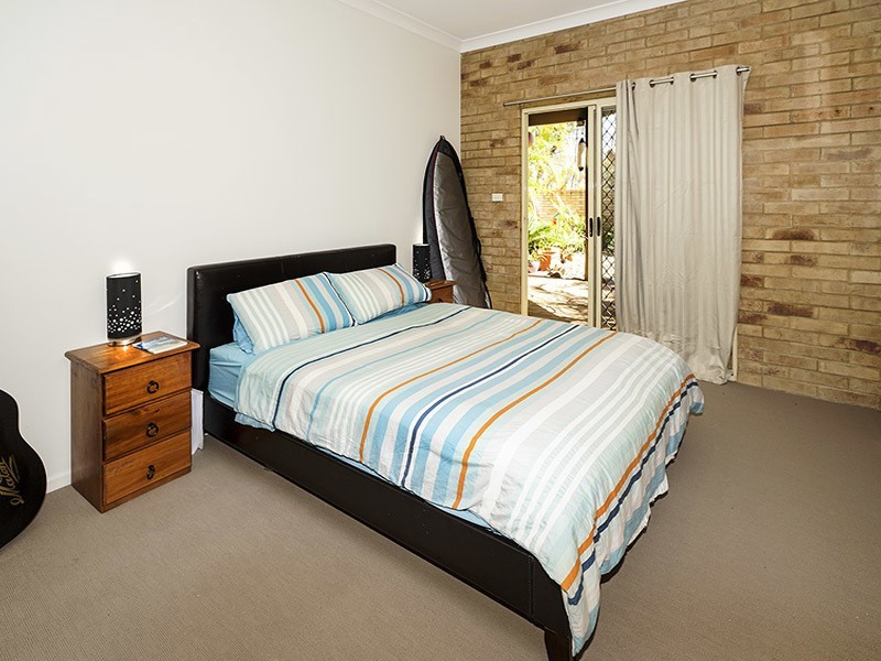 25 THURECHT PDE, Scarborough QLD 4020