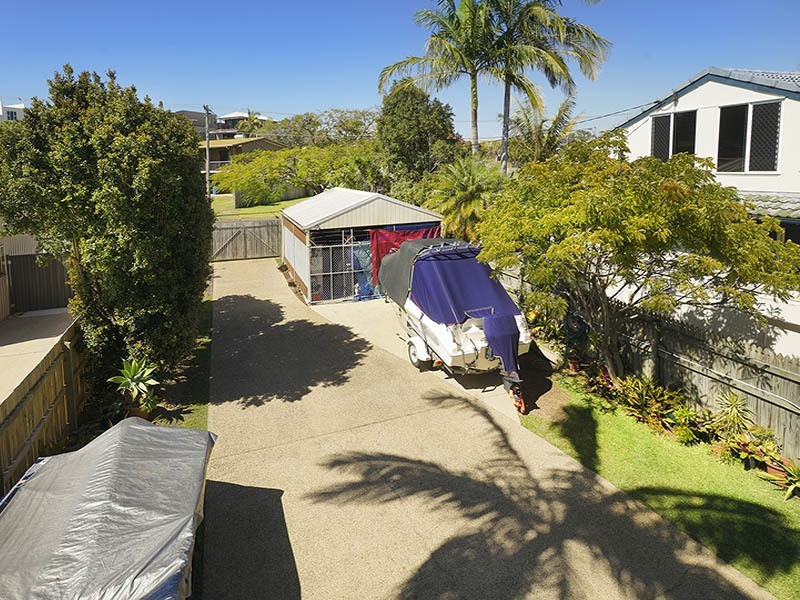 25 THURECHT PDE, Scarborough QLD 4020